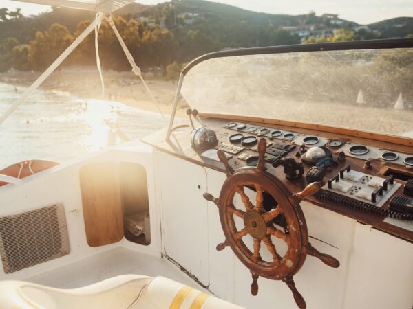 Como a caixa de direção para barco impacta na experiência de navegação?