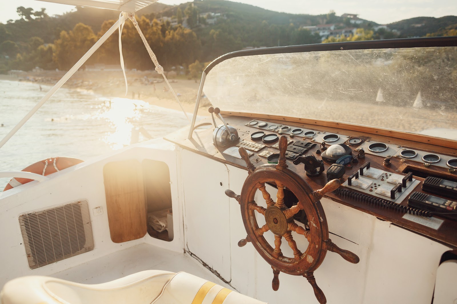 Como a caixa de direção para barco impacta na experiência de navegação?